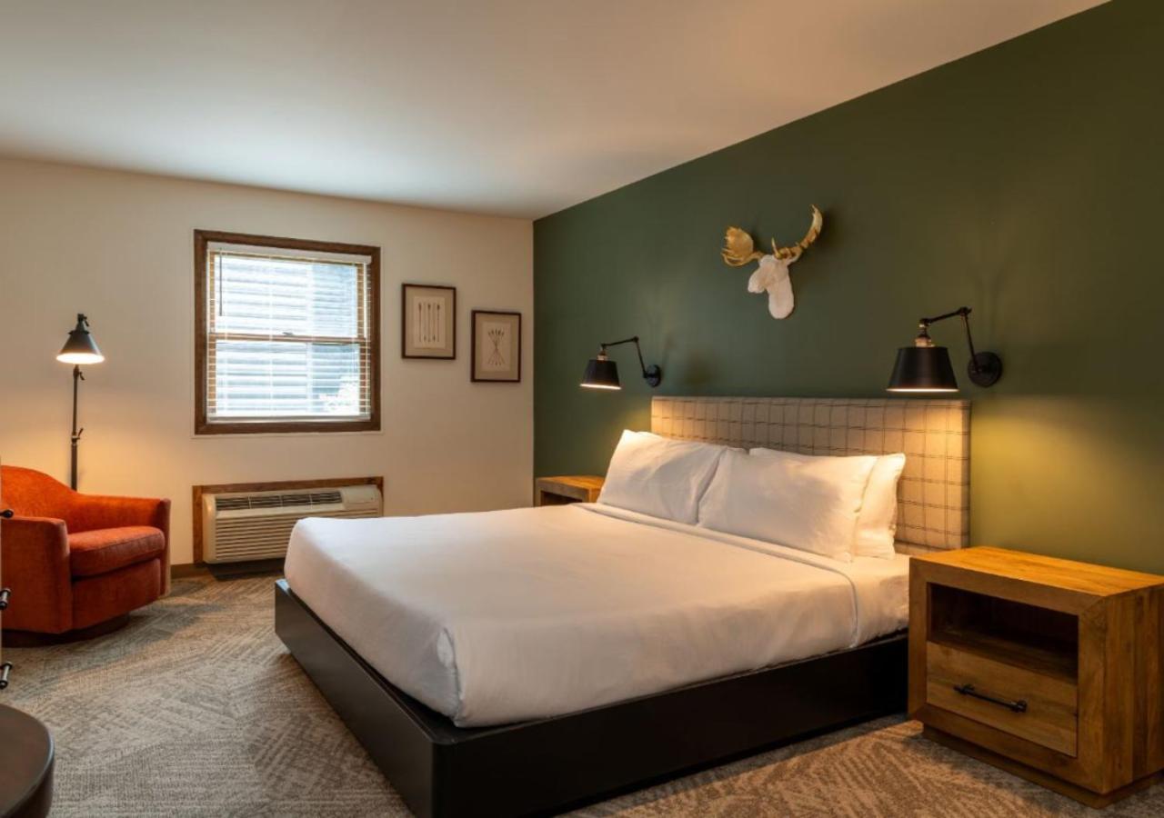 Lodge At Schroon Lake Exterior photo