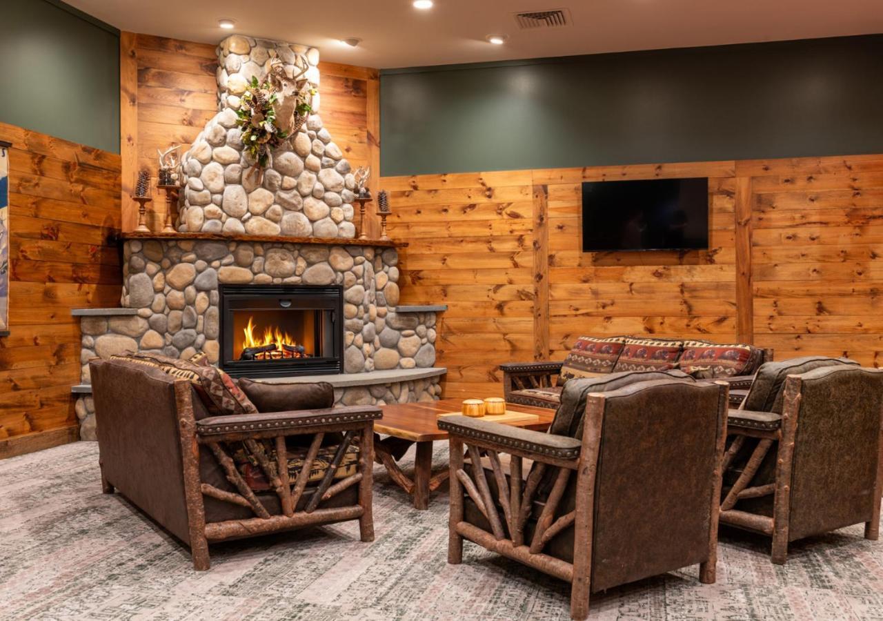 Lodge At Schroon Lake Exterior photo