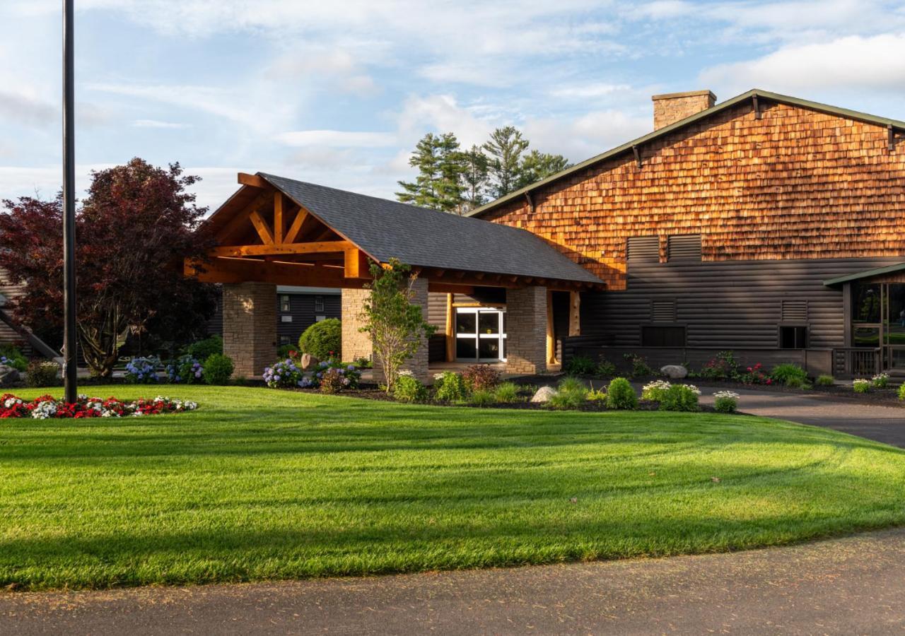 Lodge At Schroon Lake Exterior photo