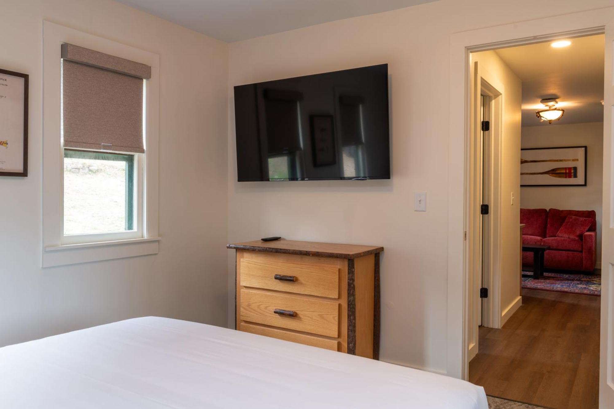 Lodge At Schroon Lake Exterior photo