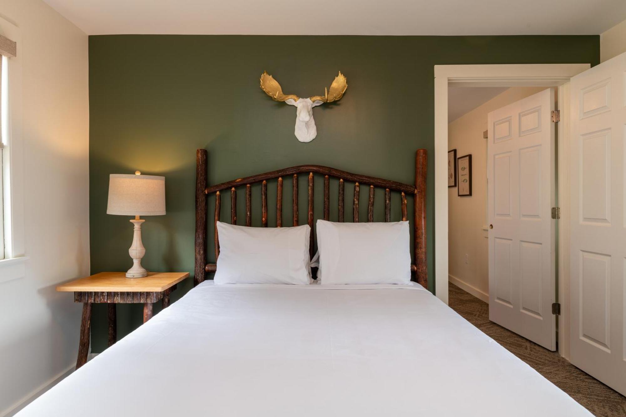 Lodge At Schroon Lake Exterior photo