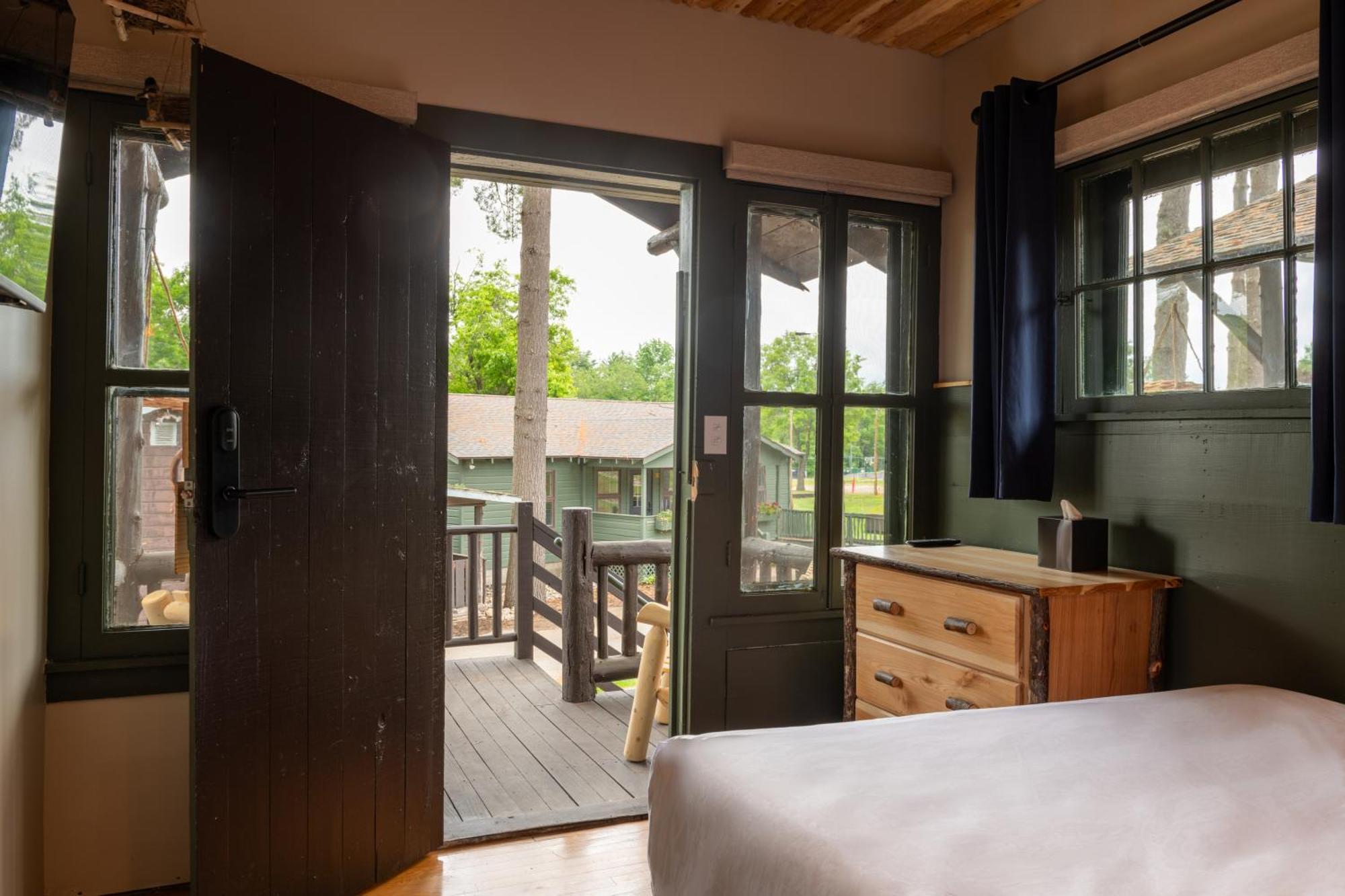 Lodge At Schroon Lake Exterior photo