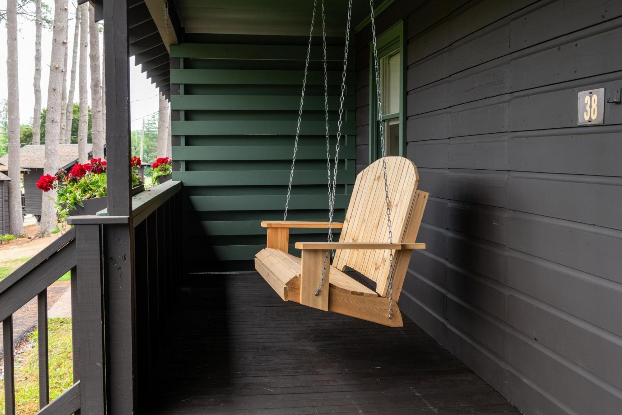 Lodge At Schroon Lake Exterior photo