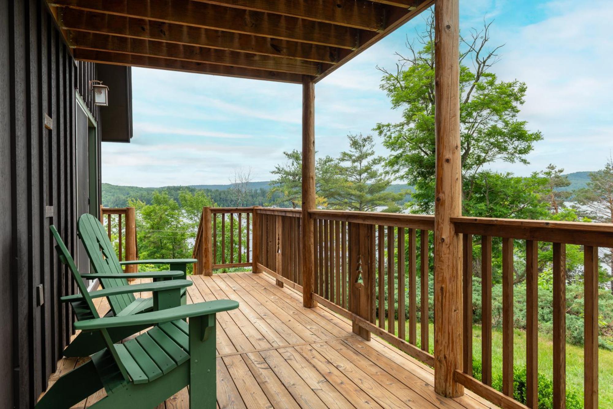 Lodge At Schroon Lake Exterior photo