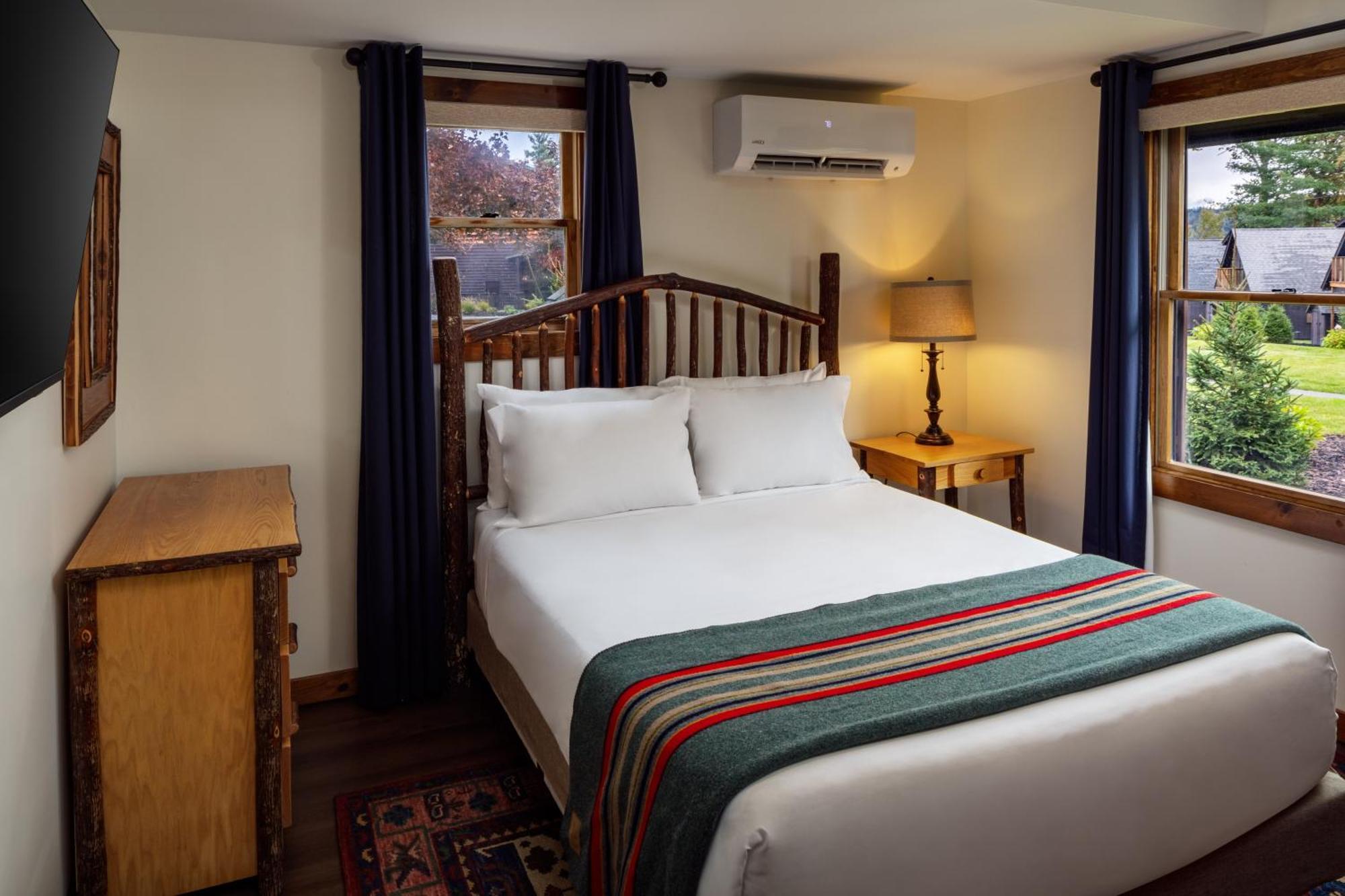 Lodge At Schroon Lake Exterior photo